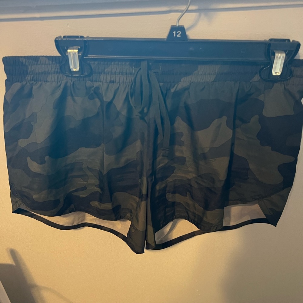 Womens green camo athletic shorts